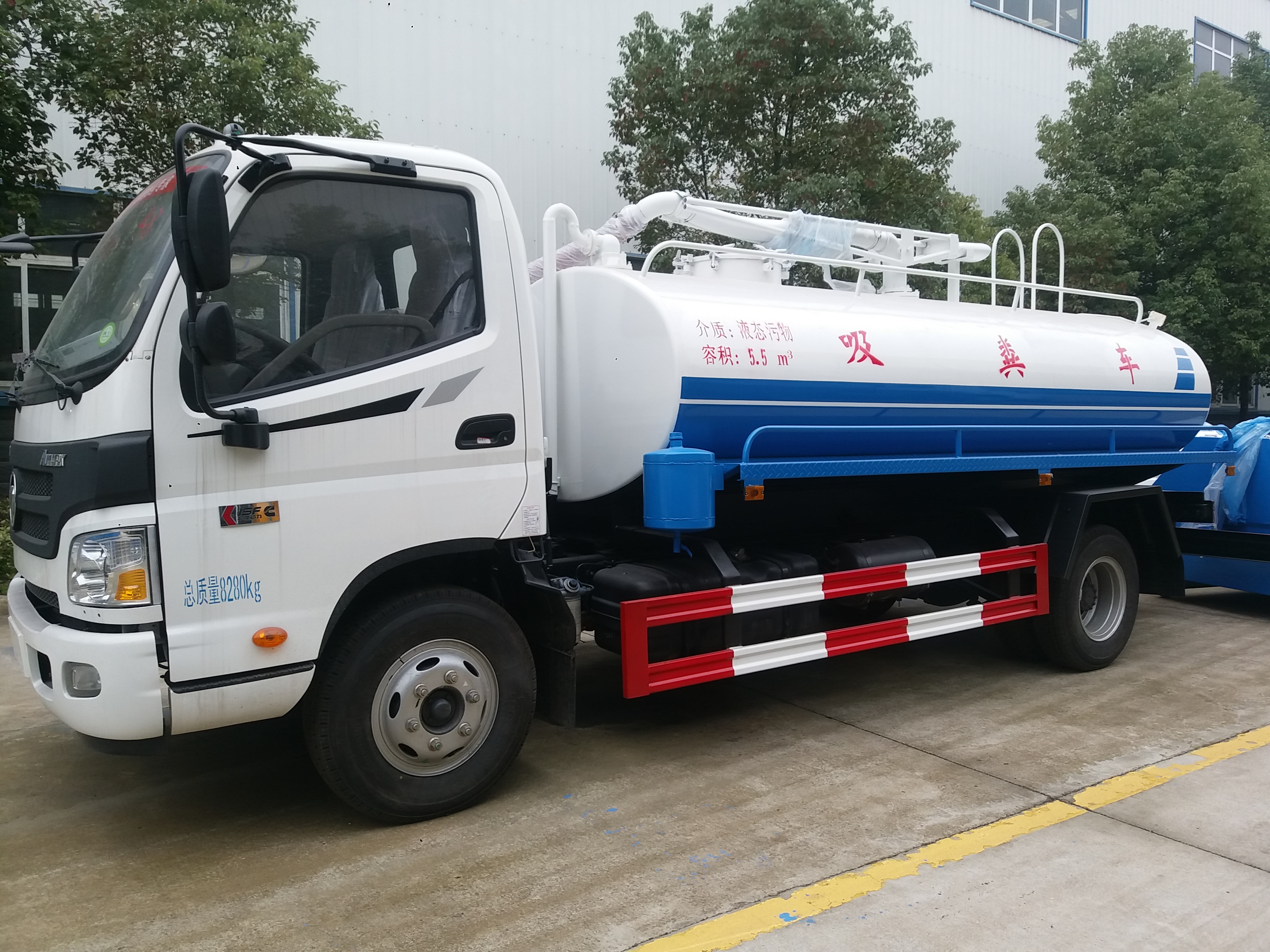 專業清潔，高效運輸——歐馬可吸糞車與多利卡車型高清圖集解析